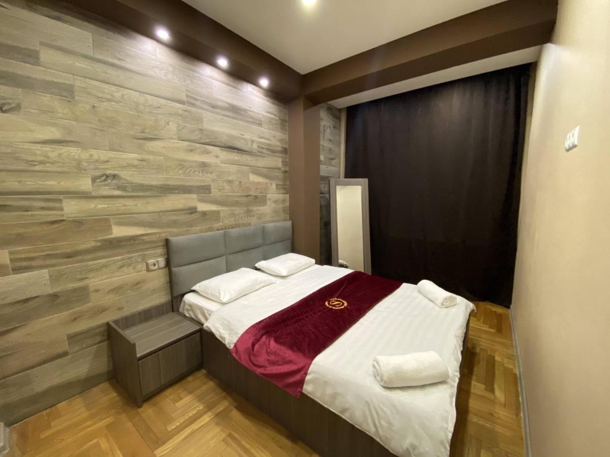 Superior Apartment On Kostava Tbilisi Bagian luar foto