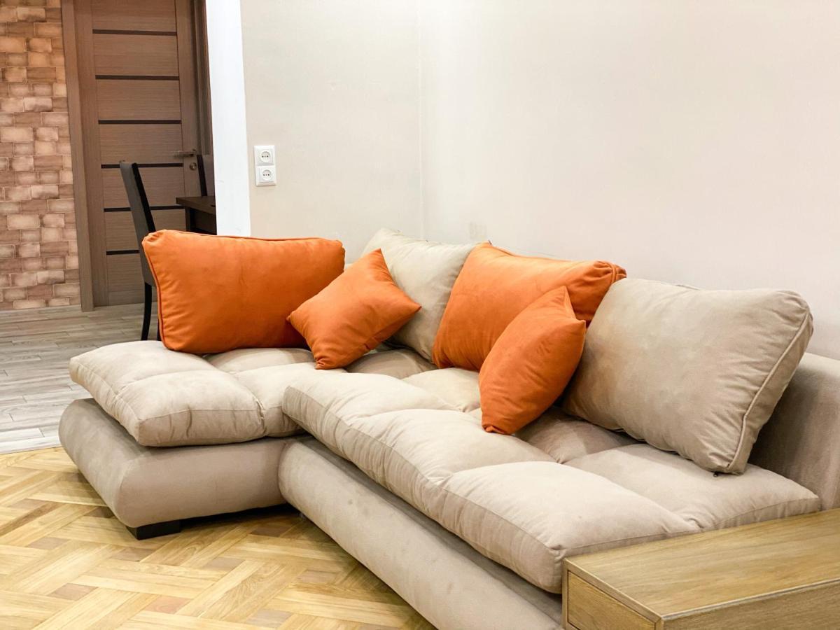 Superior Apartment On Kostava Tbilisi Bagian luar foto