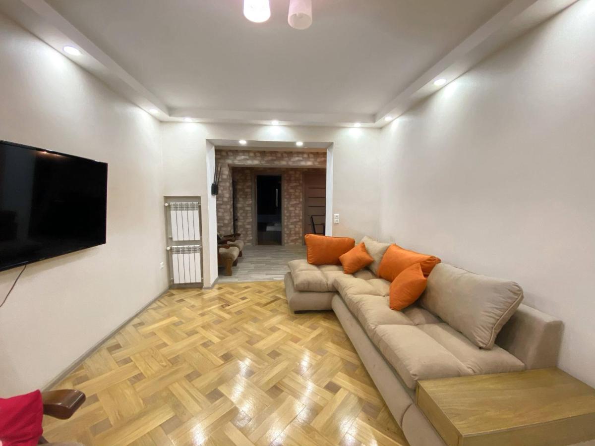 Superior Apartment On Kostava Tbilisi Bagian luar foto