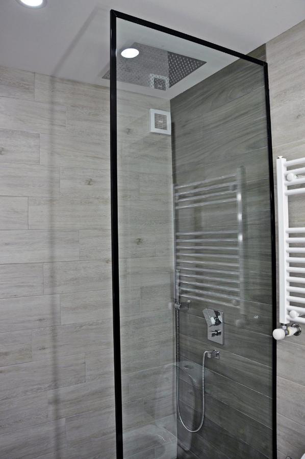 Superior Apartment On Kostava Tbilisi Bagian luar foto