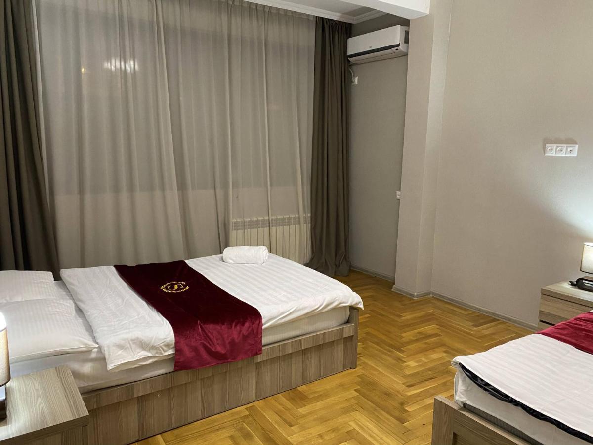 Superior Apartment On Kostava Tbilisi Bagian luar foto